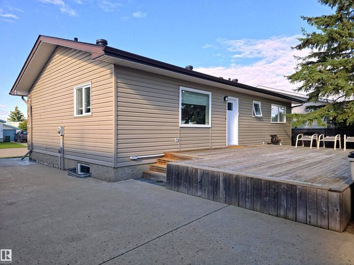 Property Photo: 10543 109 Street AB T7P 1A9