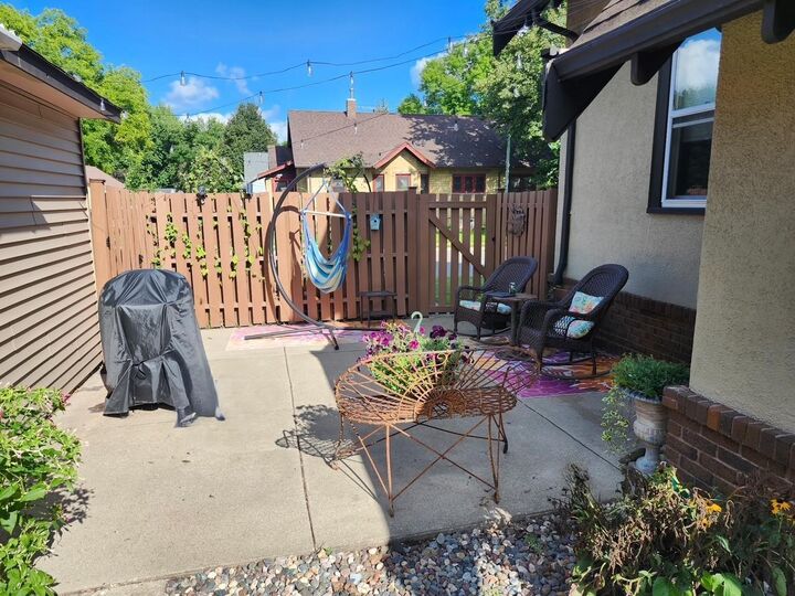 Property Photo:  19 1st Avenue NE  MN 55332 
