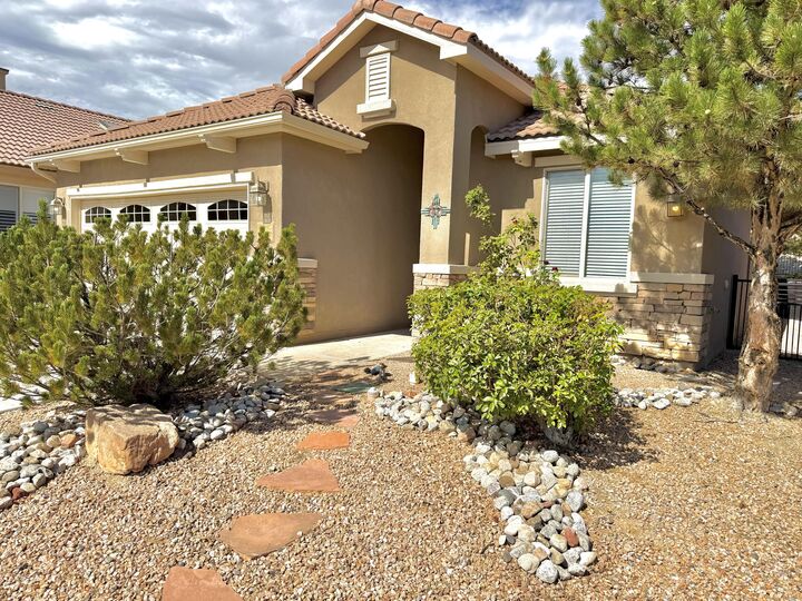 Property Photo: 1007 Desert Willow Court NM 87004