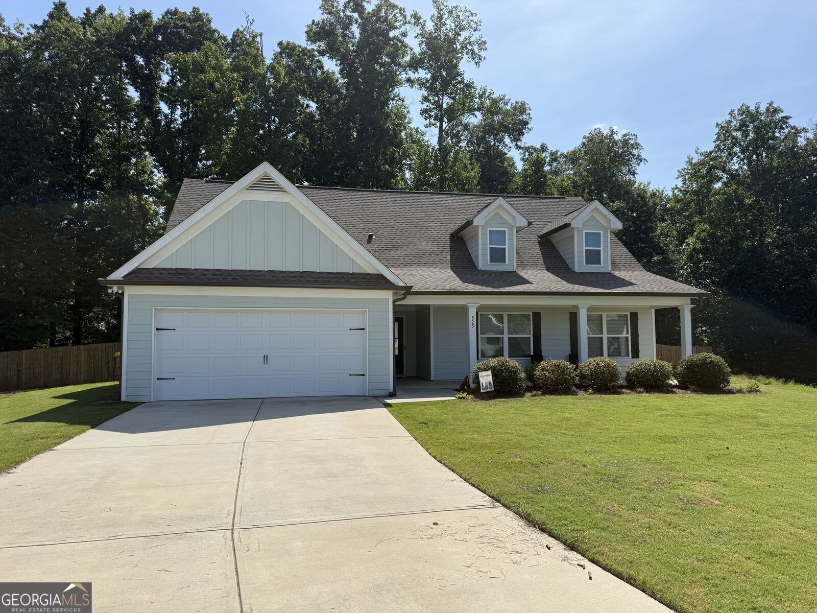 Property Photo:  525 Grand Oaks Avenue  GA 30620 