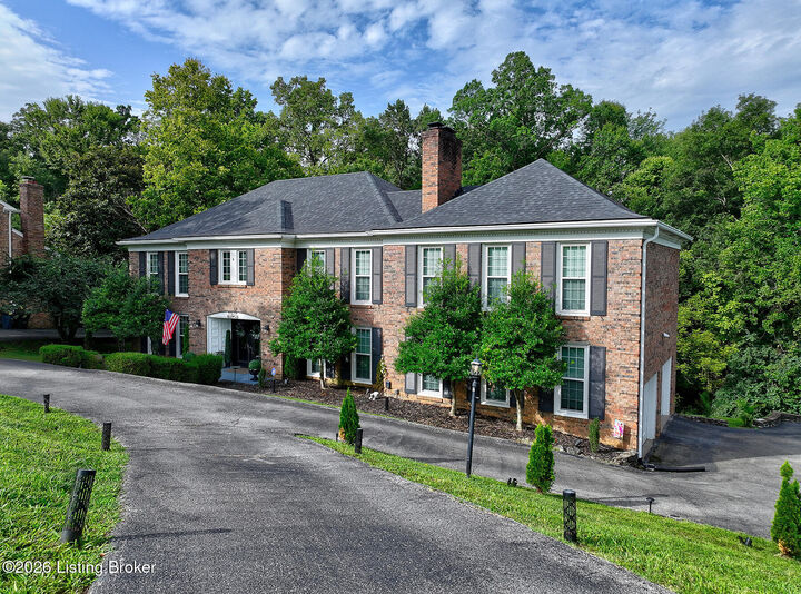 Property Photo:  6712 Foxcroft Rd  KY 40059 
