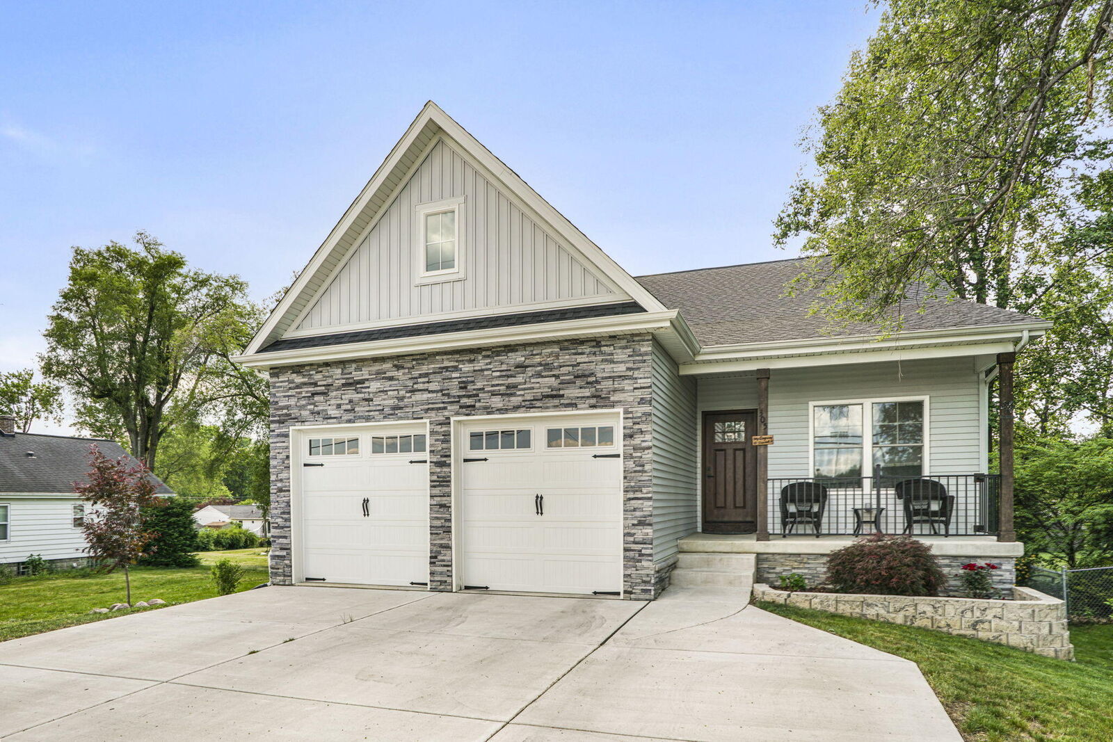 Property Photo:  1305 Roosevelt Road  IN 46383 