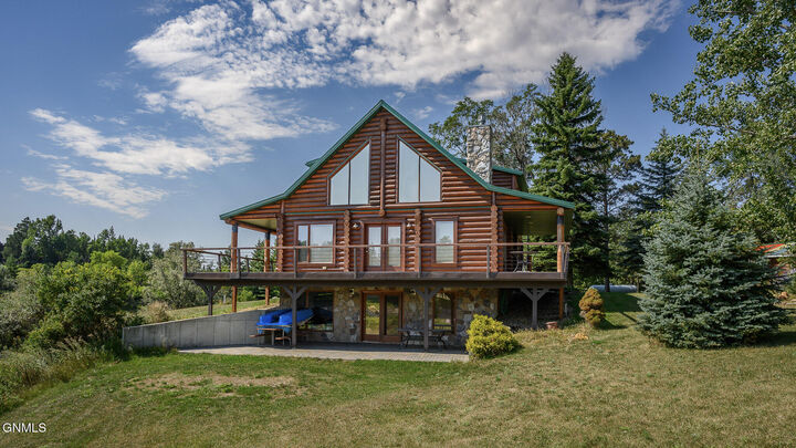 Property Photo: 781 44th Avenue NW 22 ND 58545