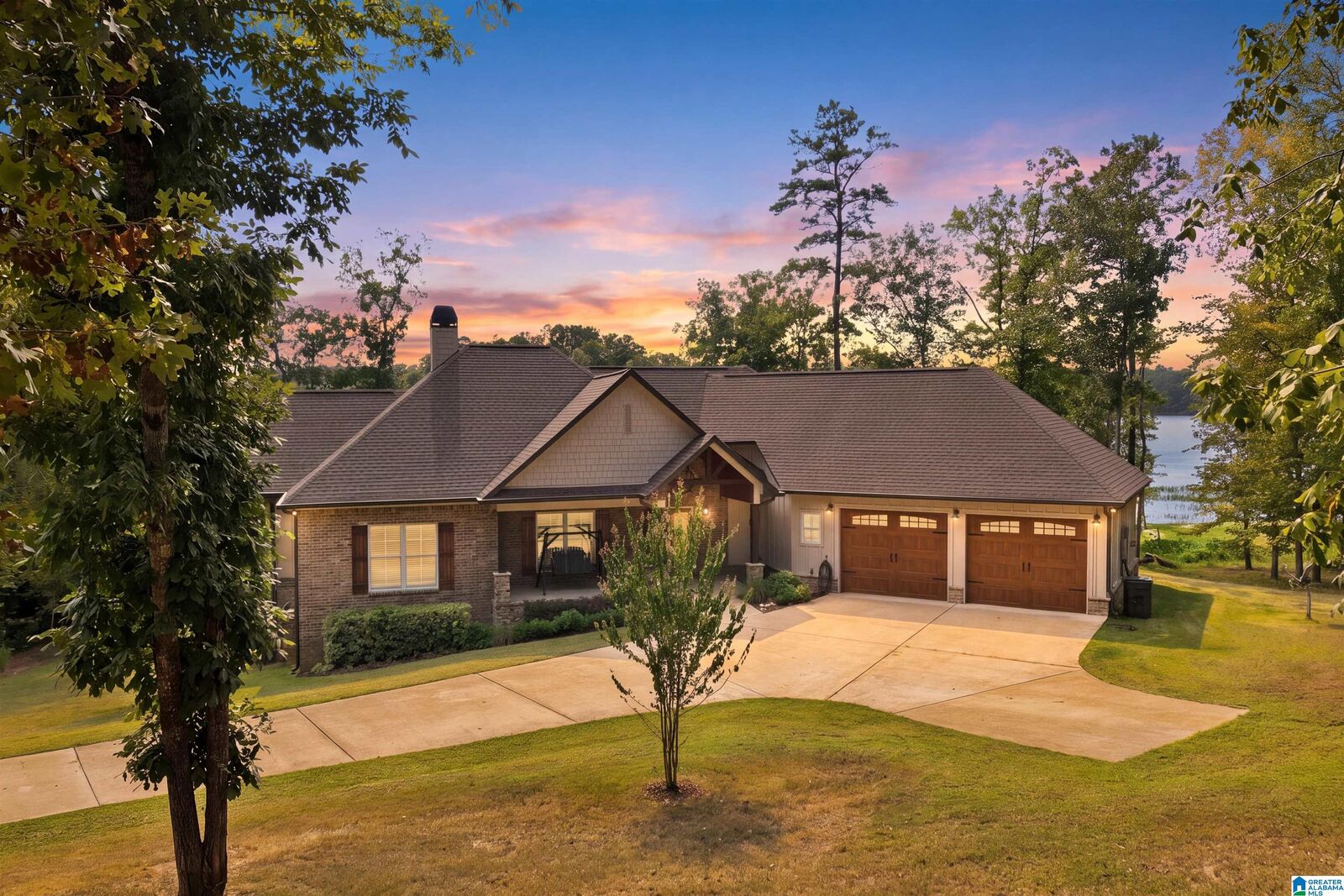 Property Photo: 50 Eagle Point Trace AL 35136