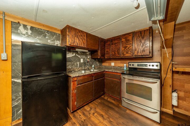 Property Photo: 179 Morgan St TX 75765