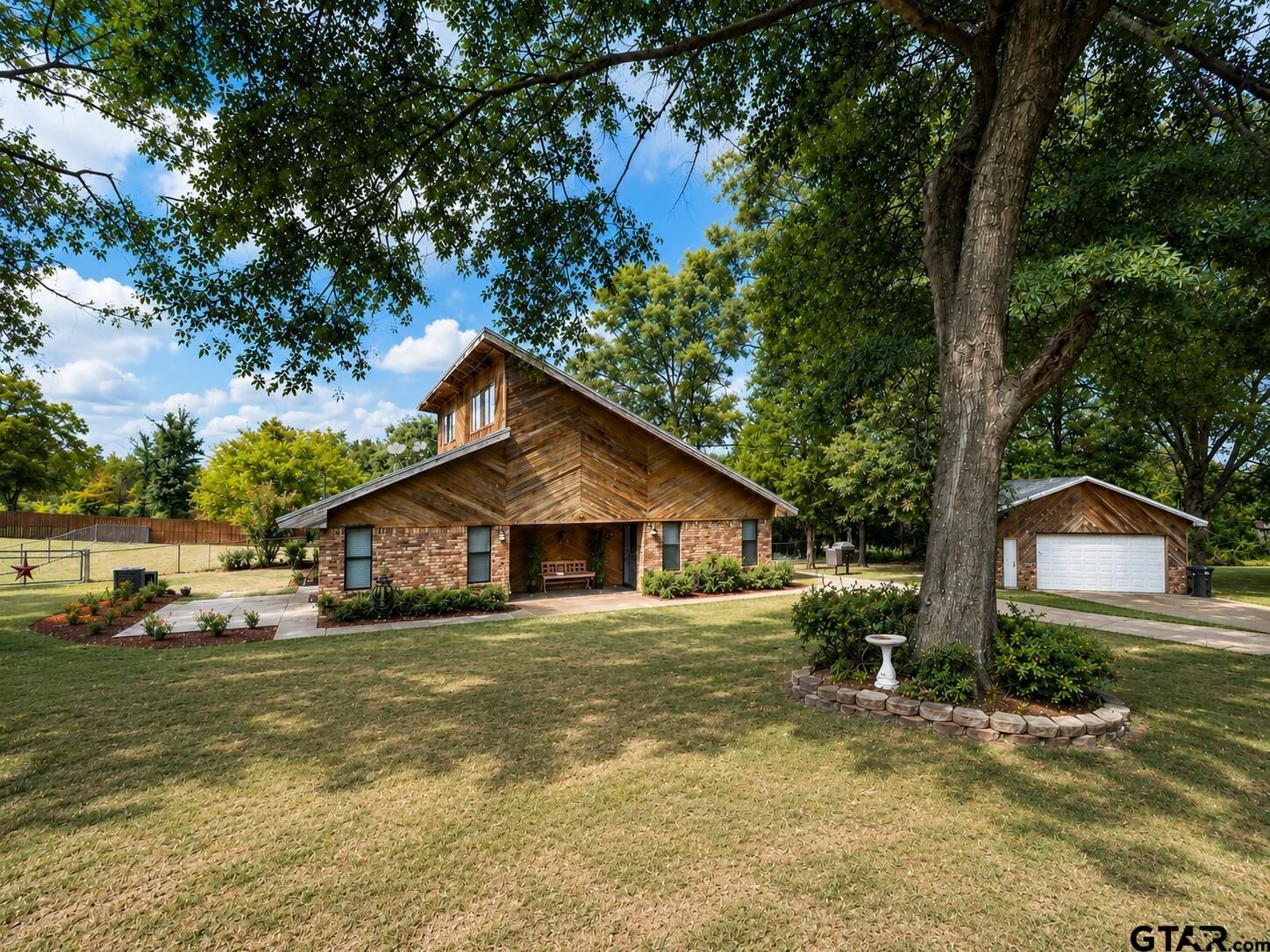 Property Photo: 540 Post Oak St TX 75684