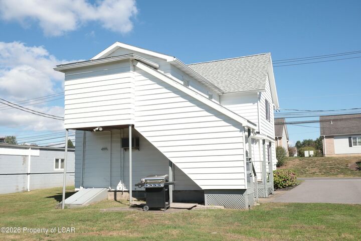 Property Photo: 827 Exeter Avenue 2nd Floor PA 18643