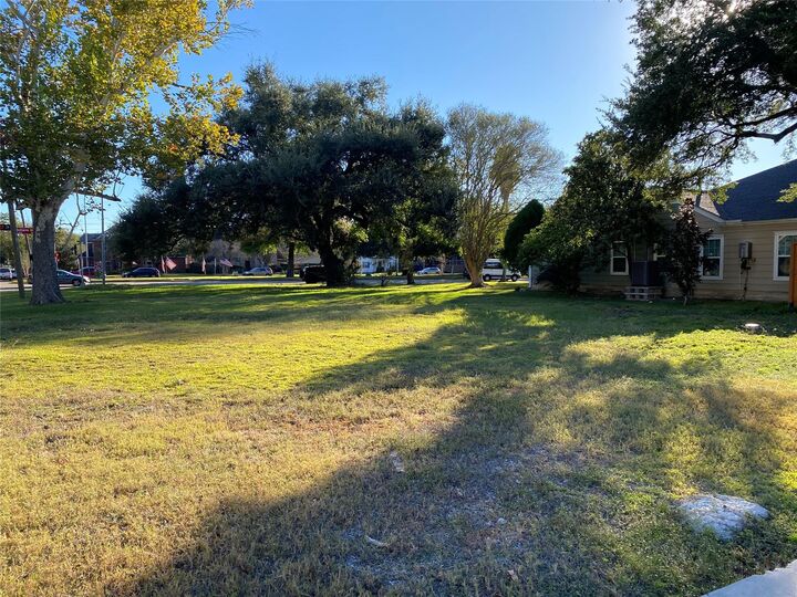 Property Photo:  4800 Bellaire Boulevard  TX 77401 
