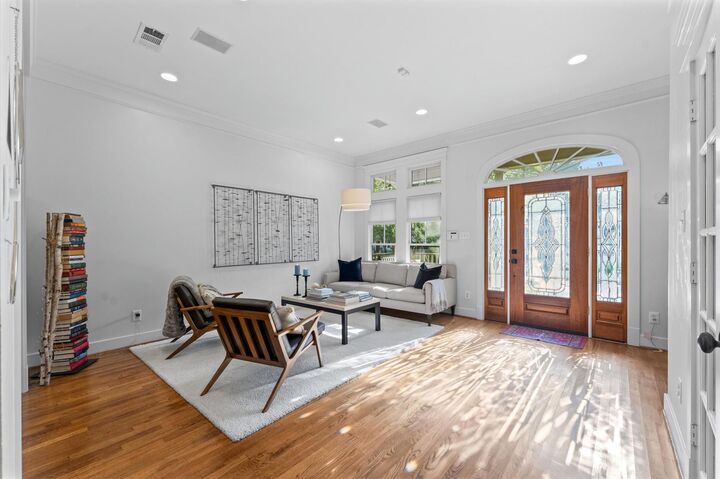 Property Photo:  501 Columbia Street  TX 77007 