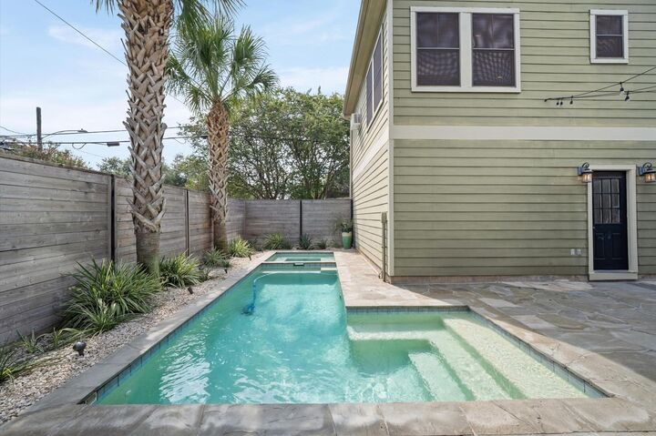 Property Photo: 501 Columbia Street TX 77007
