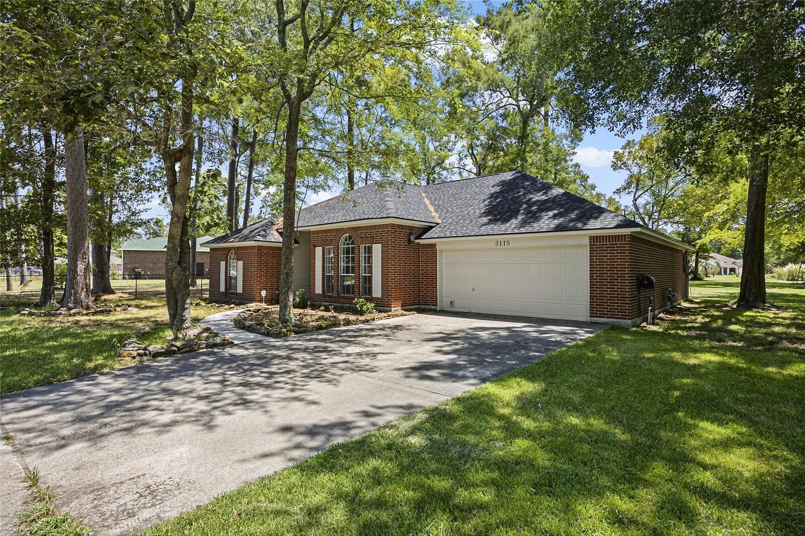 Property Photo: 3115 Lake Breeze Lane TX 77532