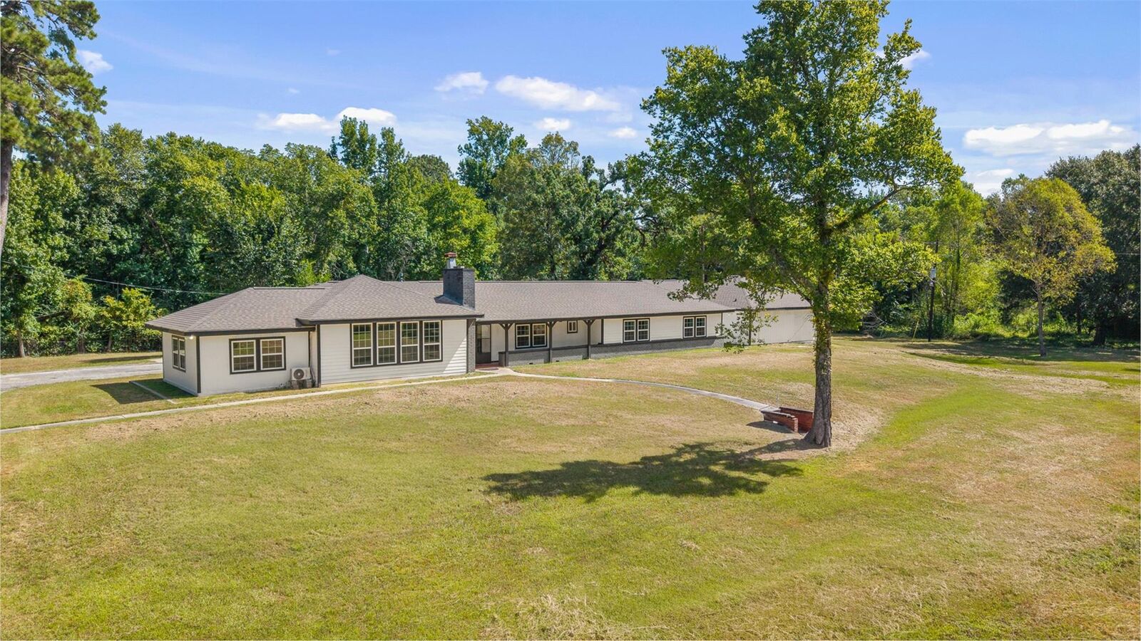Property Photo:  406 E Second Street  TX 75939 