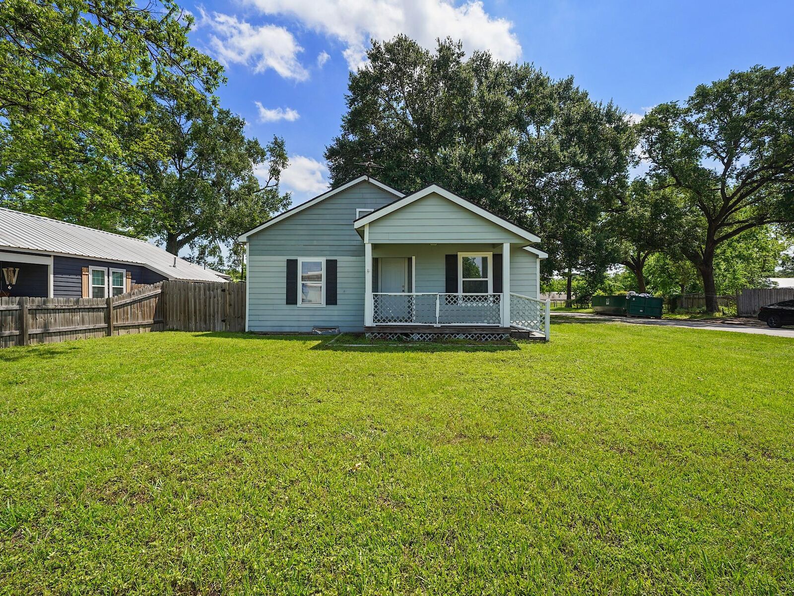 Property Photo: 111 Holderrieth Boulevard TX 77375