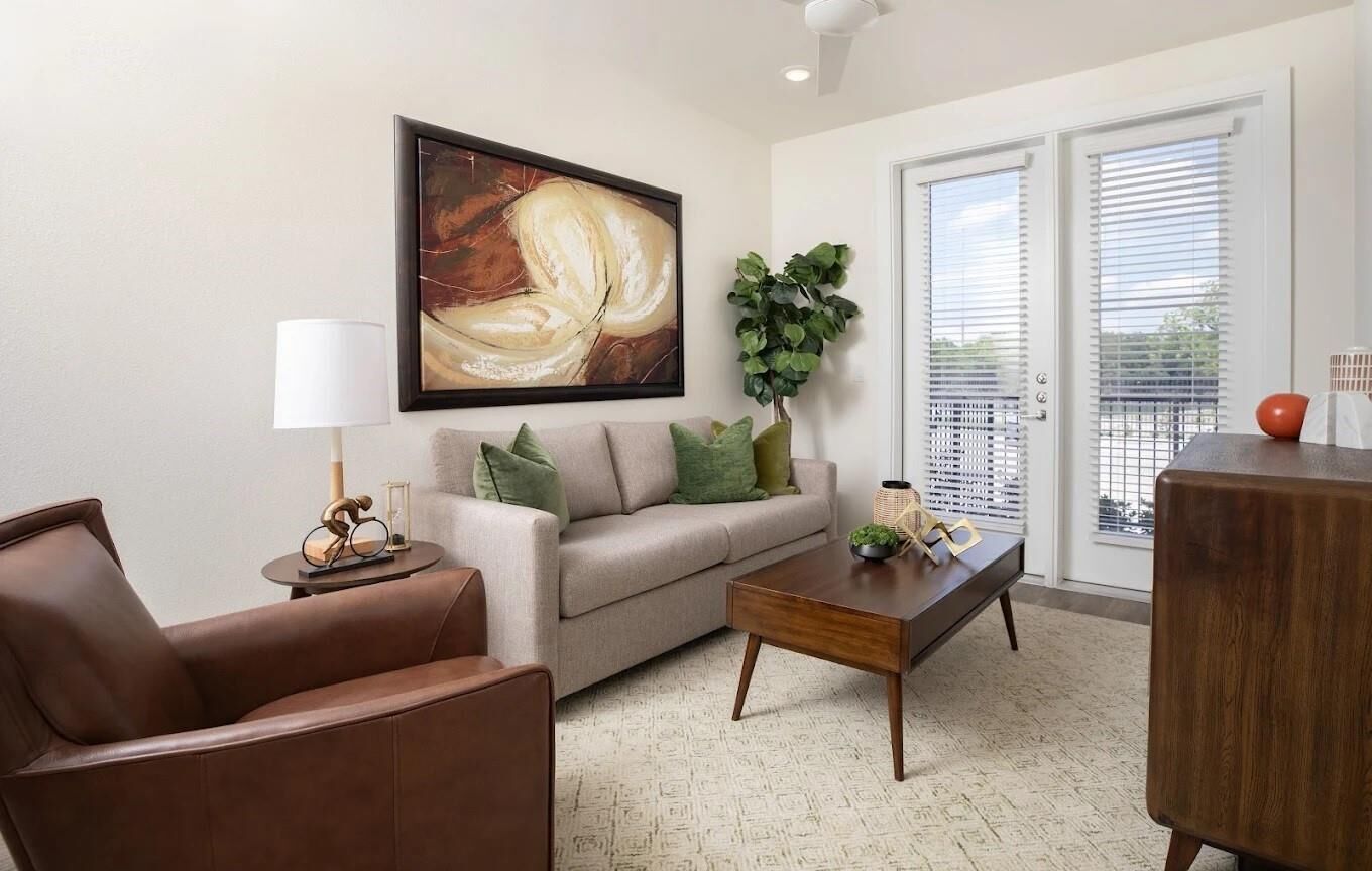 Property Photo: 1690 North Loop 207 TX 77009