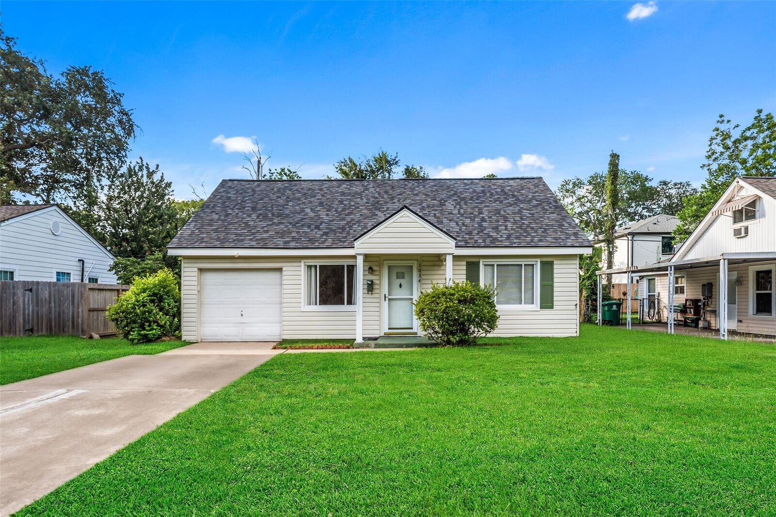 Property Photo:  1034 Lamonte Lane  TX 77018 