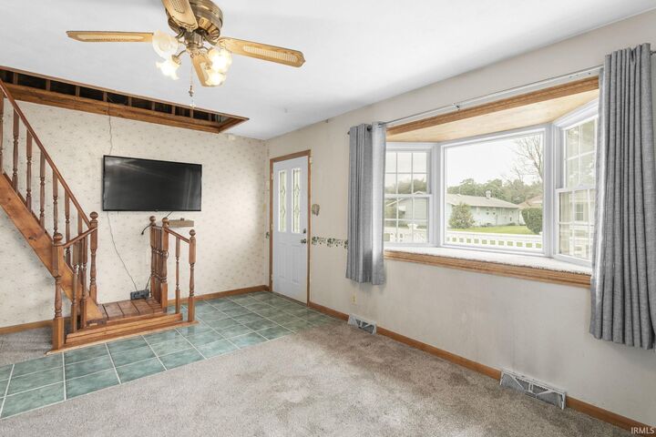 Property Photo:  147 N Oakley Avenue  IN 46544-3815 