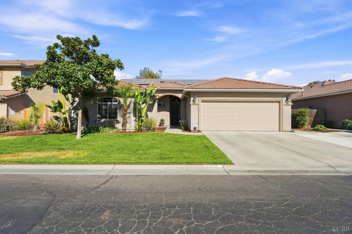 Property Photo:  1162 Paradise Loop  CA 93245 