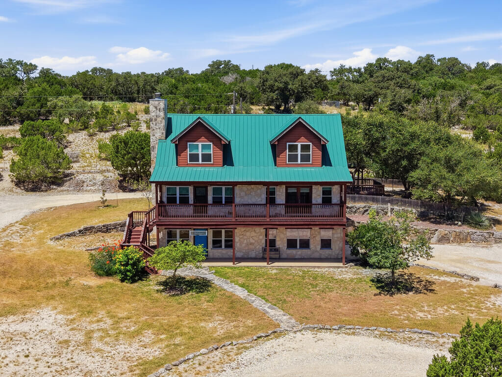 Property Photo: 412 Bear Springs Trail TX 78063