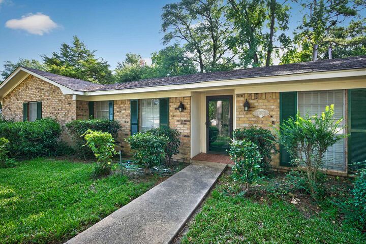 Property Photo: 1808 Northpark Circle TX 75605