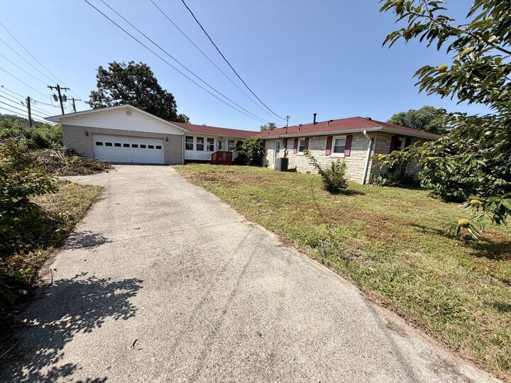 Property Photo: 214 Laurel Drive KY 40403