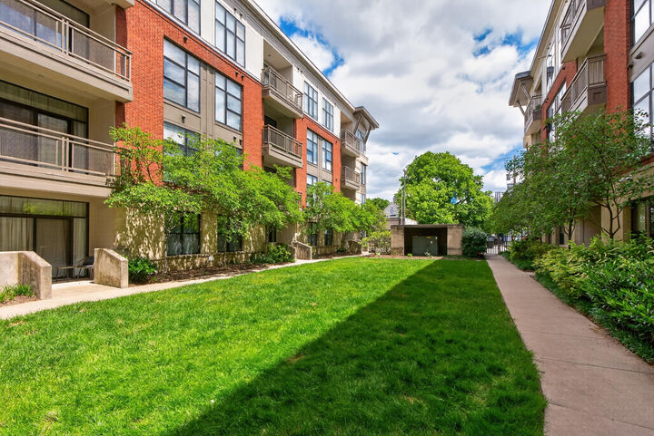 Property Photo: 535 S Upper Street 124 KY 40508
