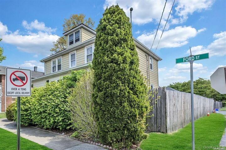 Property Photo:  29 Ford Street  NY 11542 