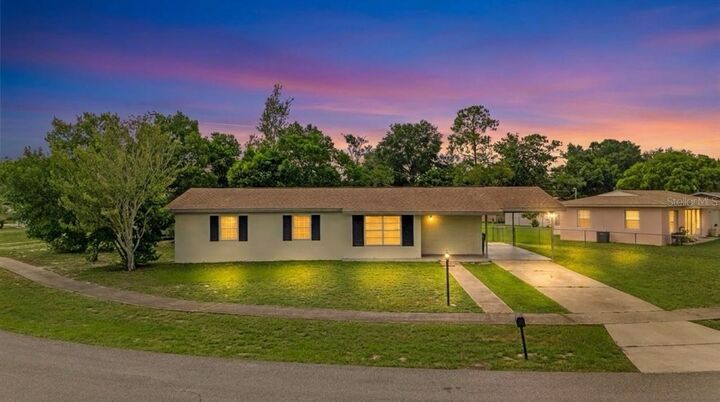 Property Photo:  962 Rockhill Street  FL 32725 
