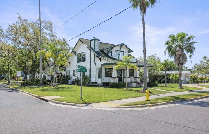 Property Photo:  1777 Bayshore Boulevard  FL 34698 
