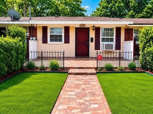 Property Photo:  4666 Ken Knight Drive N  FL 32209 