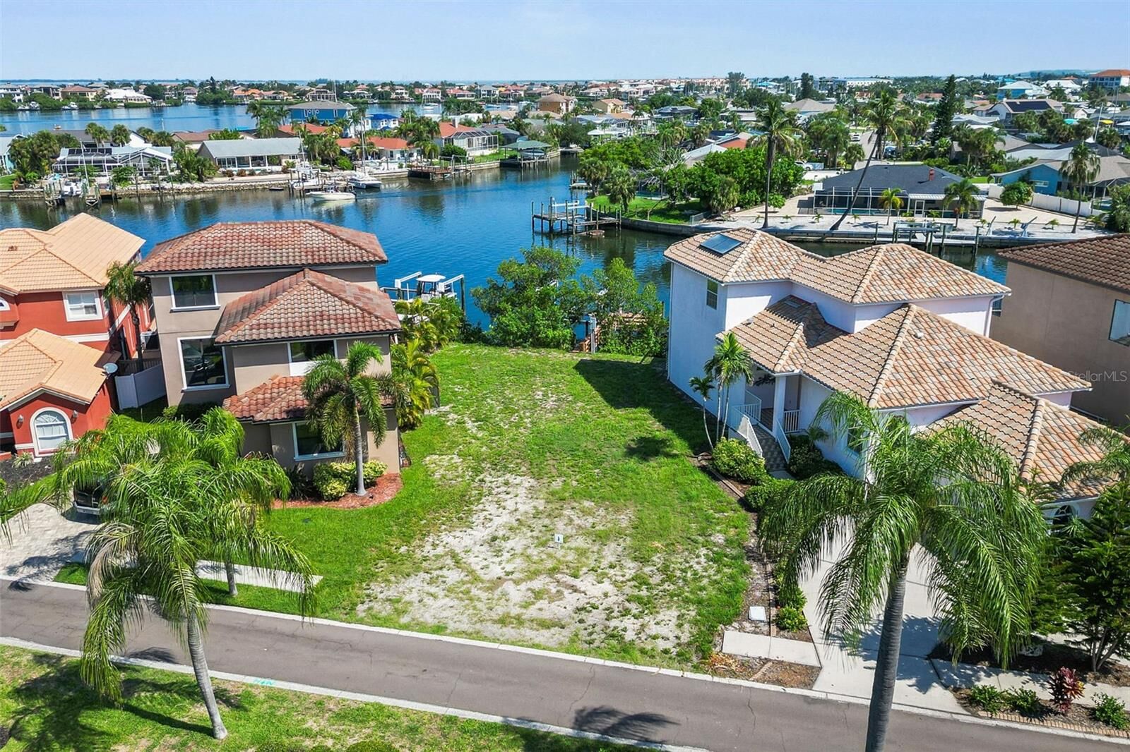 Property Photo: 873 Symphony Isles Boulevard FL 33572