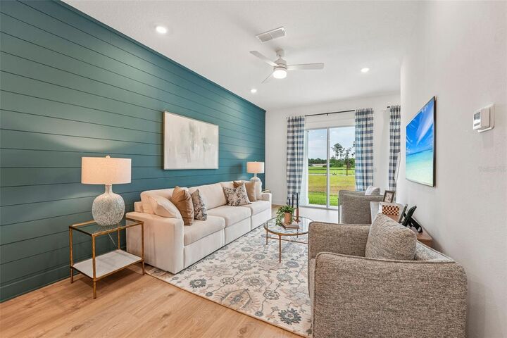 Property Photo:  
