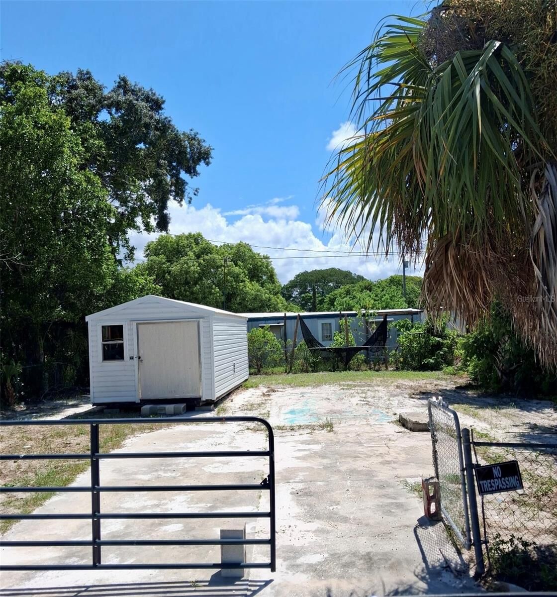 Property Photo: 13020 Clermont Street FL 34667