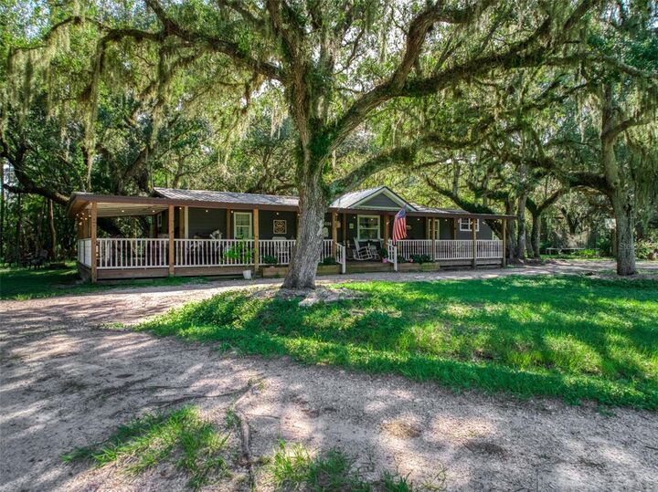 Property Photo:  1682 Friendship Lane  FL 33890 