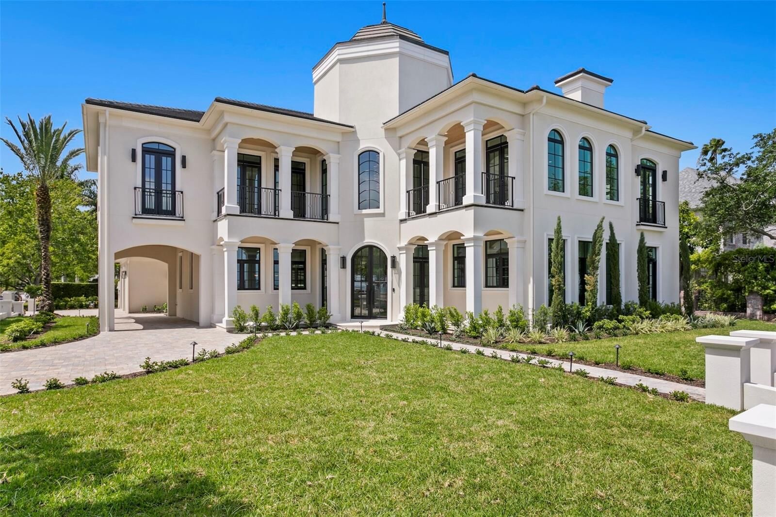Property Photo:  3907 Bayshore Boulevard  FL 33611 