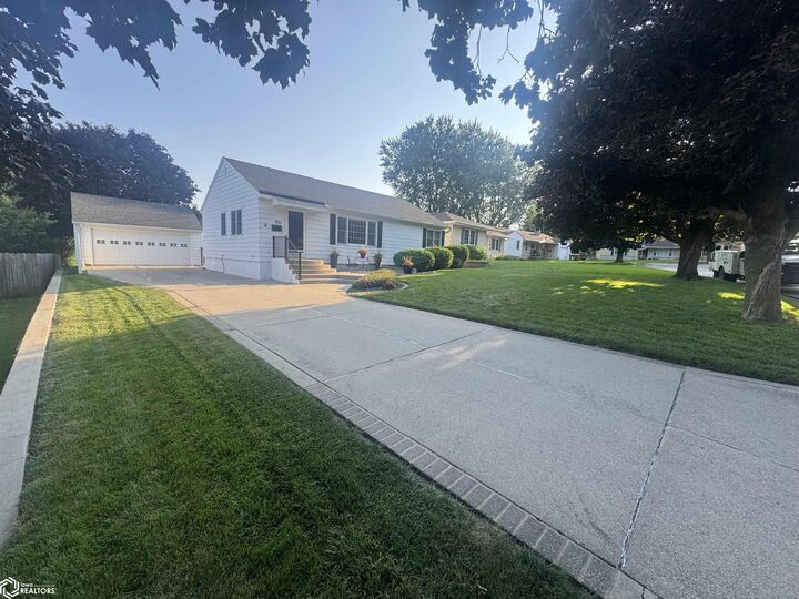 Property Photo:  503 18th Place  IA 51401 