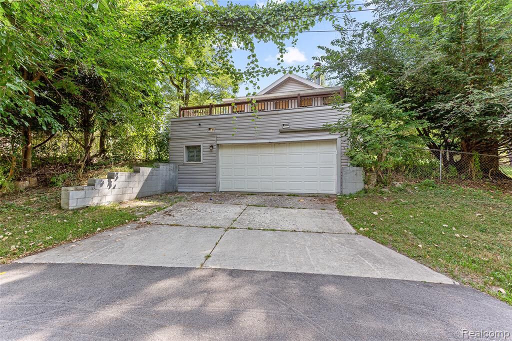 Property Photo:  2550 Loon Lake Road  MI 48393 1654 