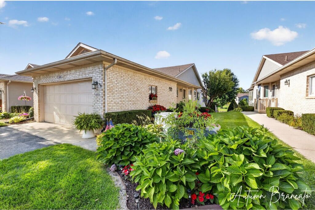 Property Photo: 1085 Amber Cove Drive 49 MI 49315-9741