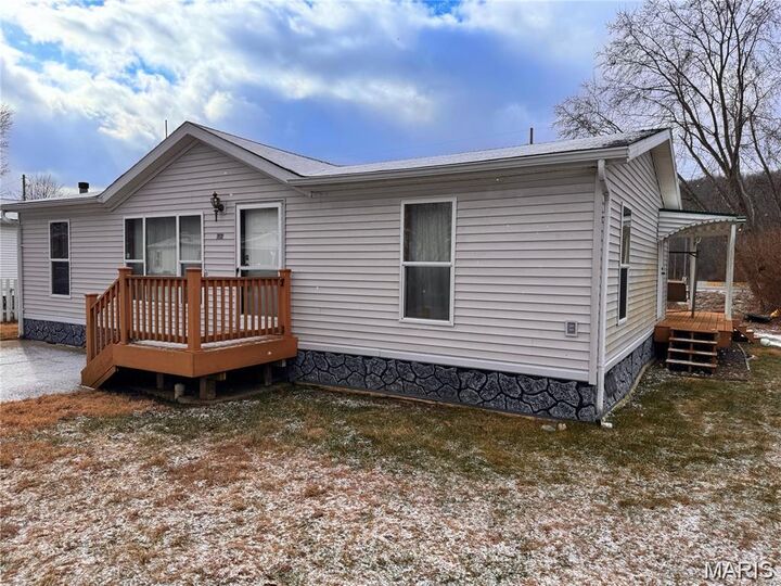 Property Photo: 6104 Woodruff Drive MO 63051