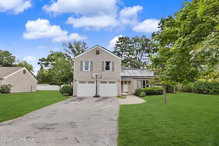 Property Photo:  1005 Eastwind Avenue  NJ 08753 