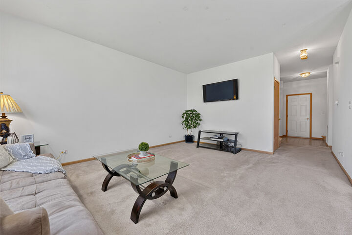 Property Photo: 2835 Cattail Court C IL 60084