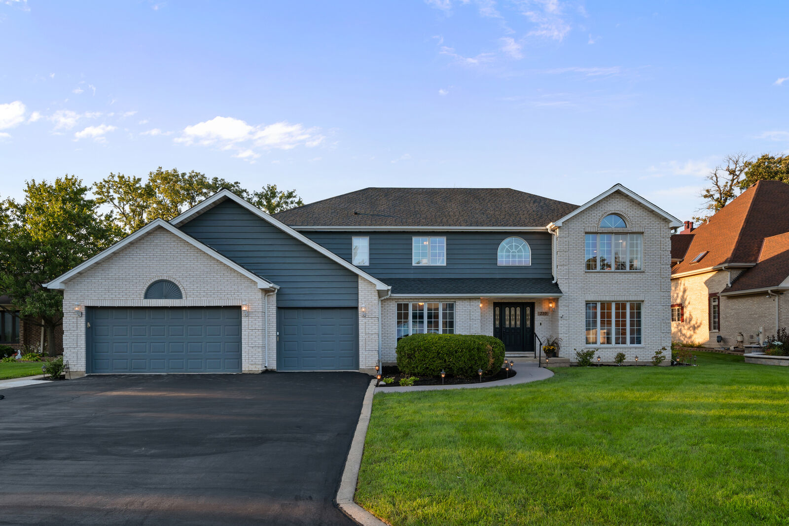 Property Photo: 17W210 Massel Court IL 60106