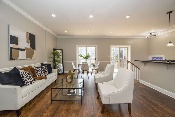 Property Photo: 6651 S Drexel Avenue 1E IL 60637