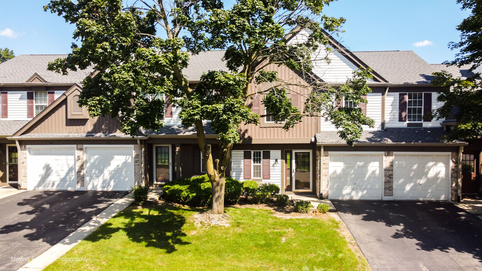 Property Photo: 40 Crab Tree Drive IL 60559