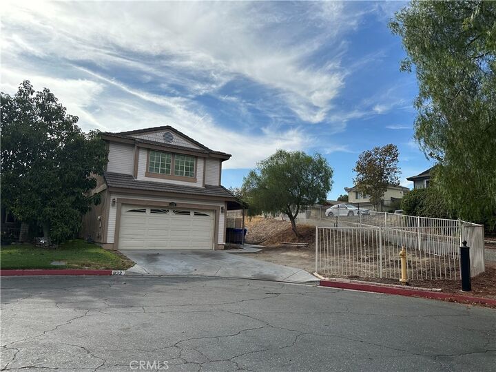 Property Photo: 832 S Rexford CA 92376