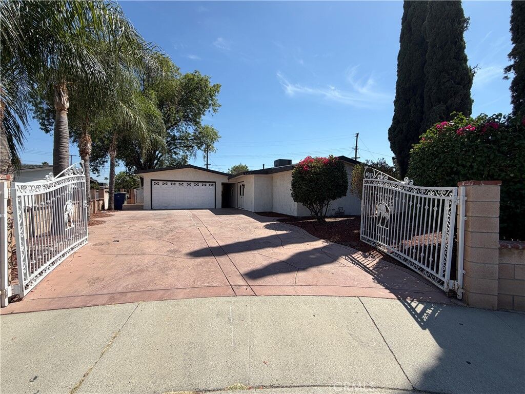 Property Photo: 3351 Amhurst Drive CA 92503