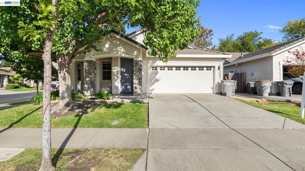 Property Photo: 3199 Maui St CA 95691