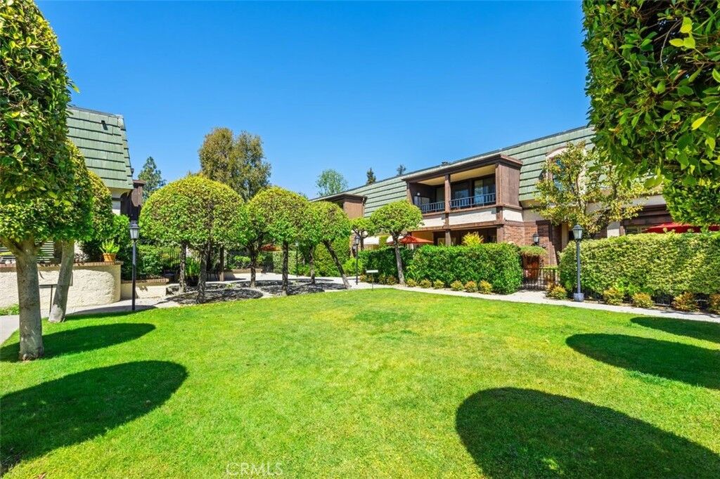 Property Photo:  885 S Orange Grove  CA 91105 
