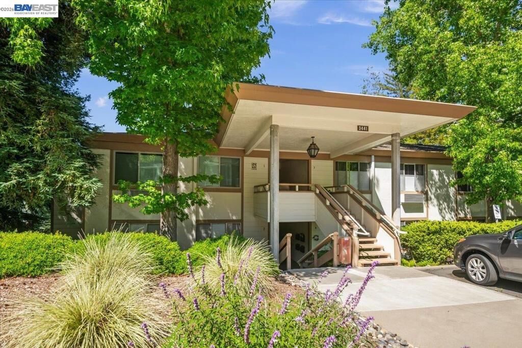 Property Photo: 3441 Tice Creek Rd 4 CA 94595