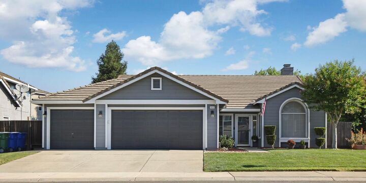 Property Photo: 953 Lake Canyon Avenue CA 95632