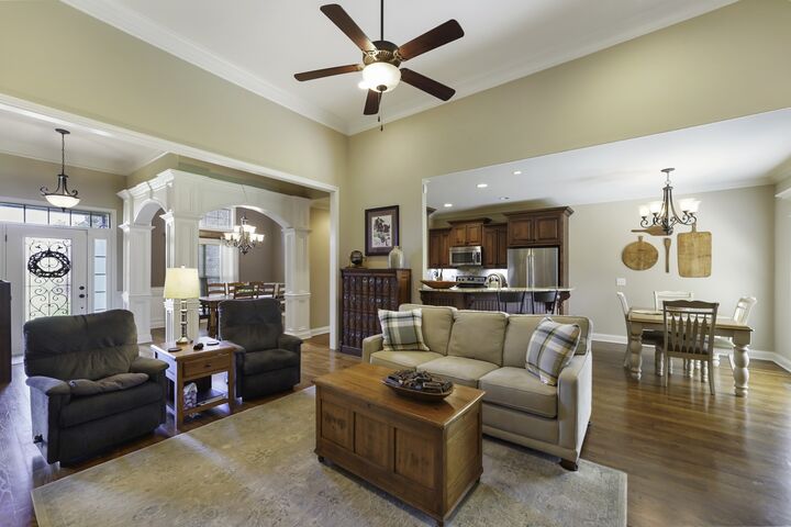 Property Photo:  1076 Summerstar Cir  TN 37066 